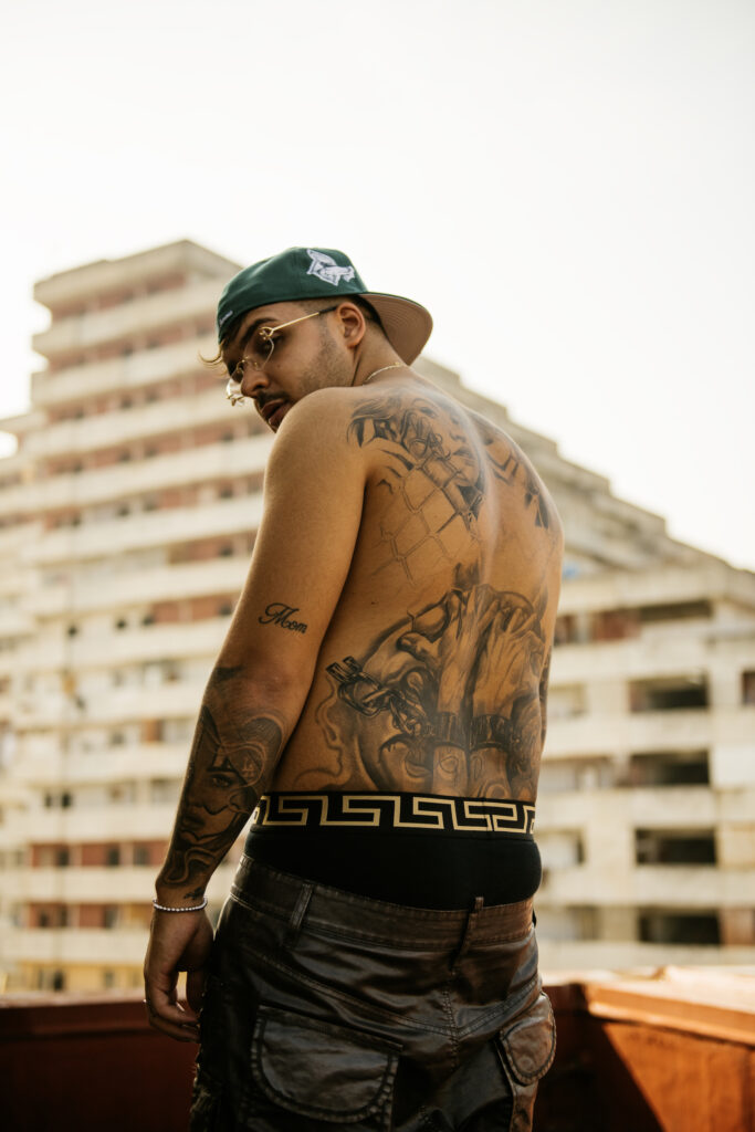 Rapper napoletano Goiler a Scampia. 